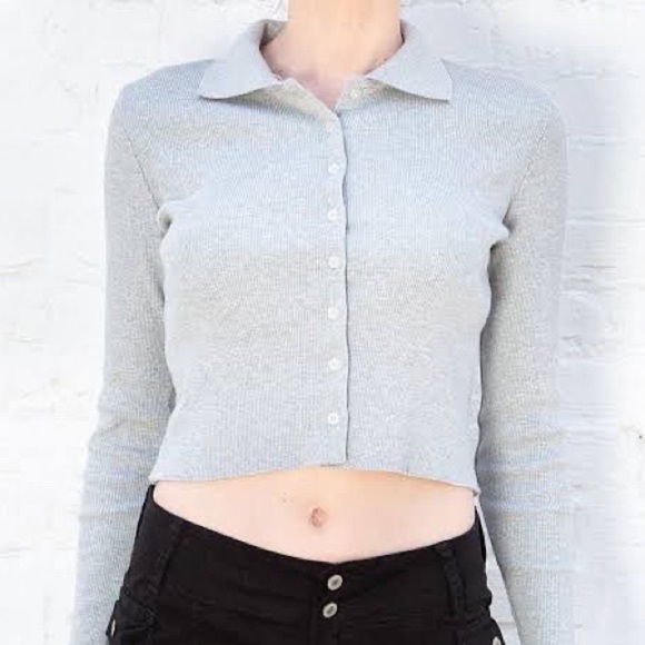 𝅺brandy Melville gray Ribbed long sleeves crop collared button down sweater top - Picture 1 of 7